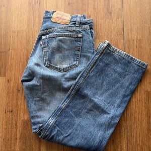 Levi’s Blue Straight-Leg Jeans with Classic Denim Texture